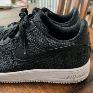 Nike Air Force 1 - excellent condition - fly knit- super purchase!